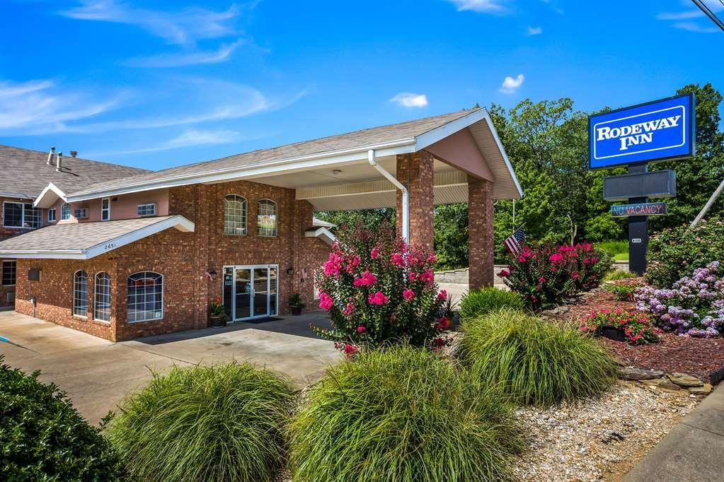 Rodeway Inn Branson, Brick House Ngoại thất bức ảnh