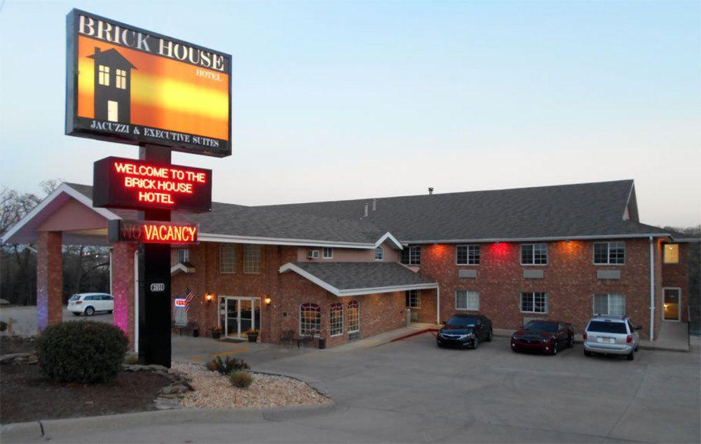 Rodeway Inn Branson, Brick House Ngoại thất bức ảnh
