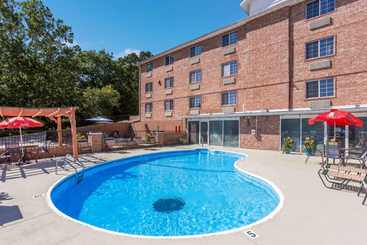 Rodeway Inn Branson, Brick House Ngoại thất bức ảnh