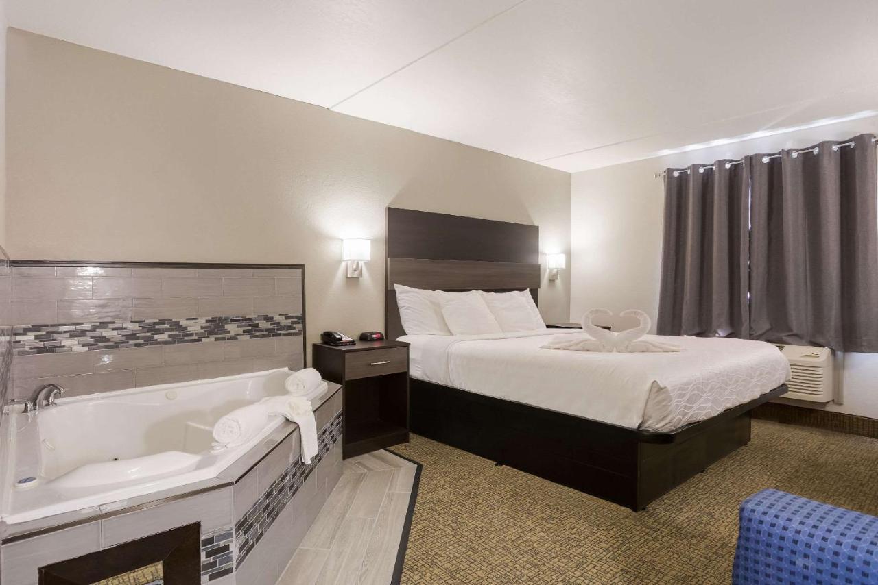 Rodeway Inn Branson, Brick House Ngoại thất bức ảnh