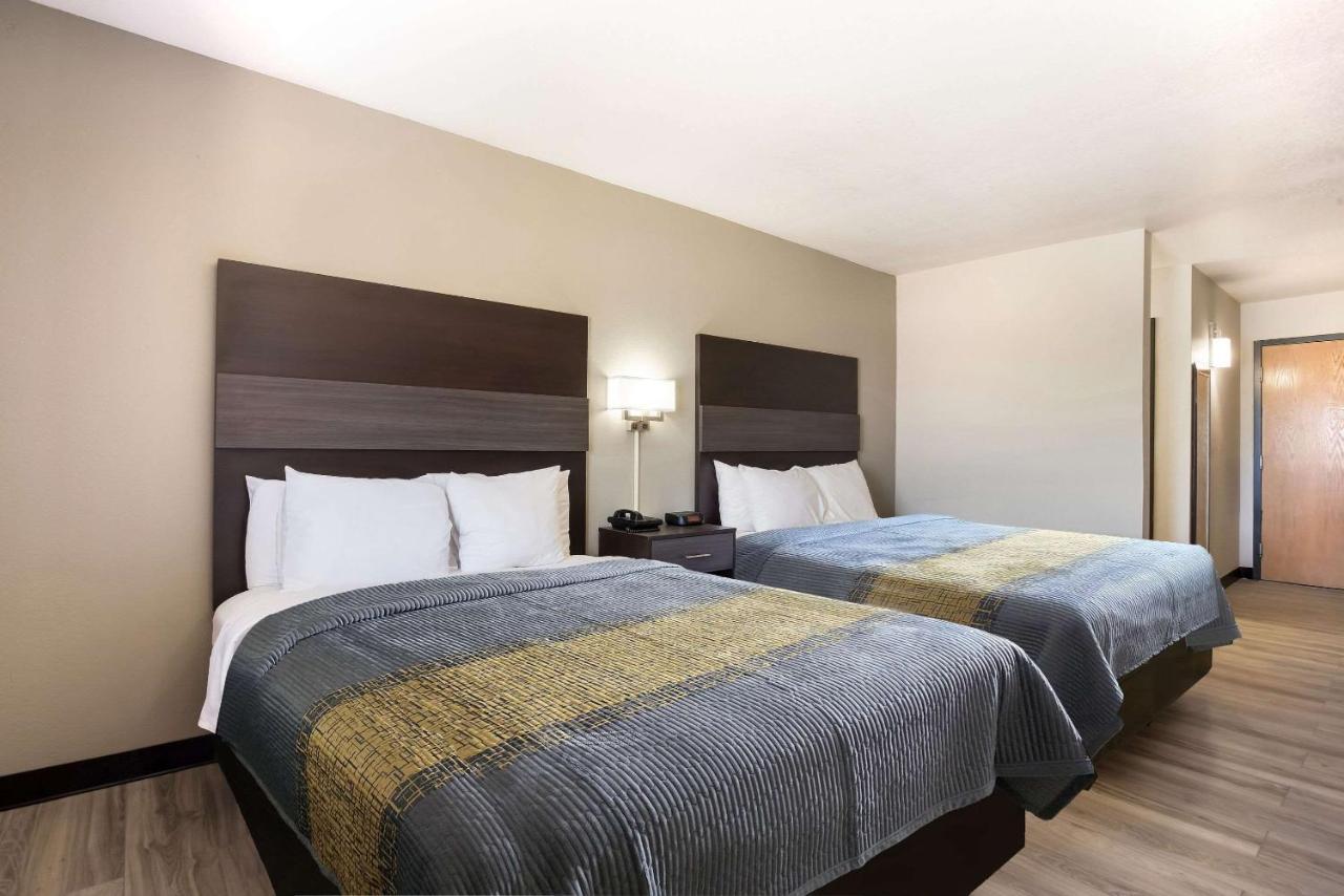 Rodeway Inn Branson, Brick House Ngoại thất bức ảnh