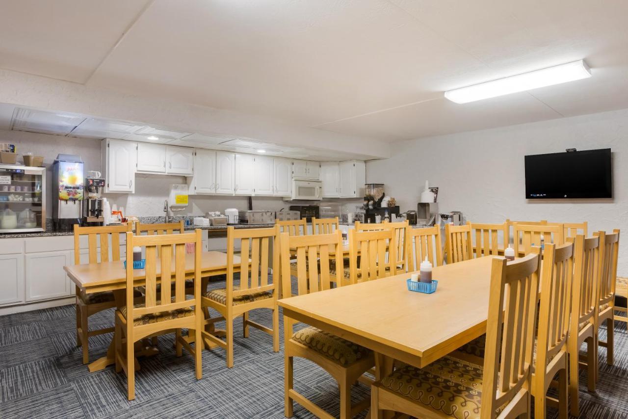 Rodeway Inn Branson, Brick House Ngoại thất bức ảnh