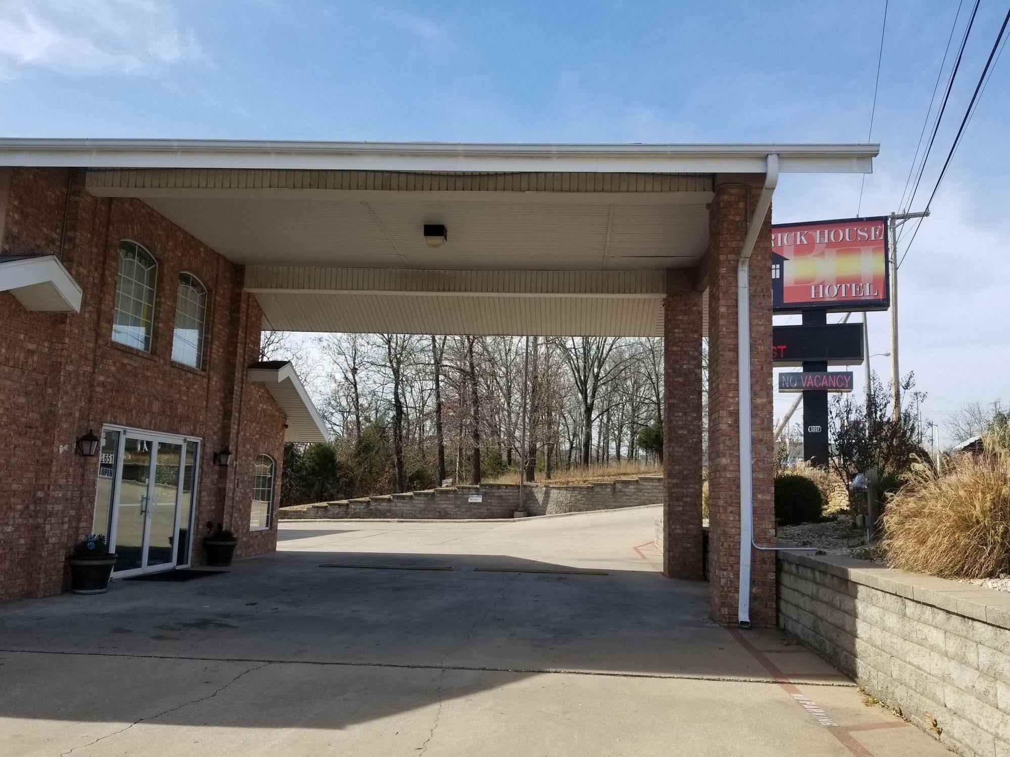 Rodeway Inn Branson, Brick House Ngoại thất bức ảnh