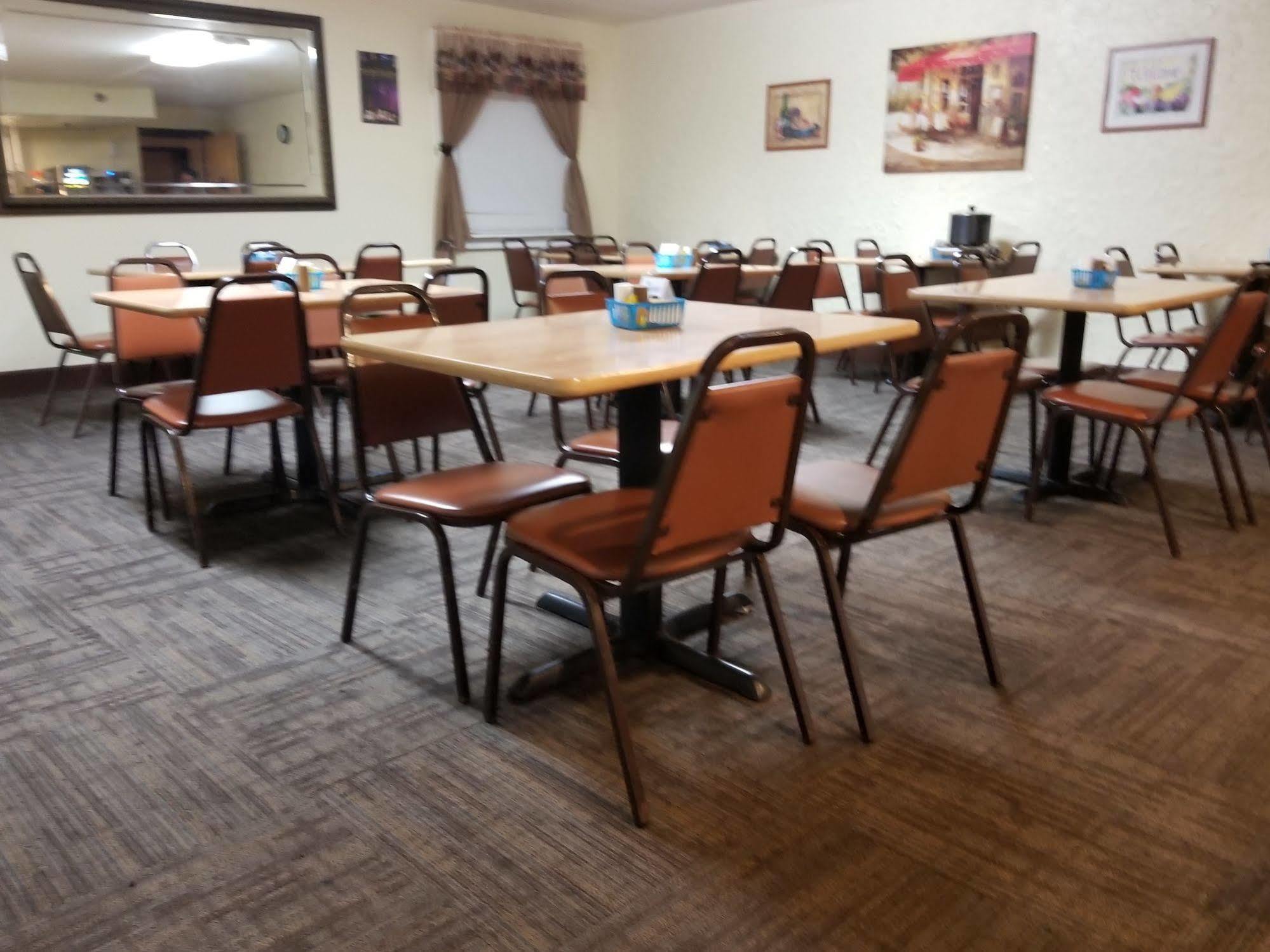 Rodeway Inn Branson, Brick House Ngoại thất bức ảnh